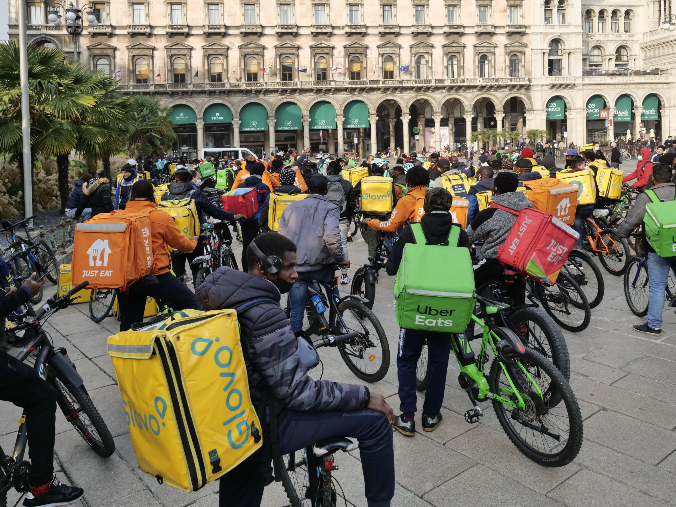 App-Fahrer_innen streiken in Mailand.