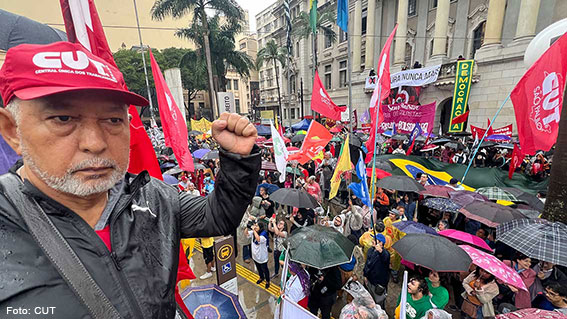 Proteste von Gewerkschaften gegen Bolsonaros Politik