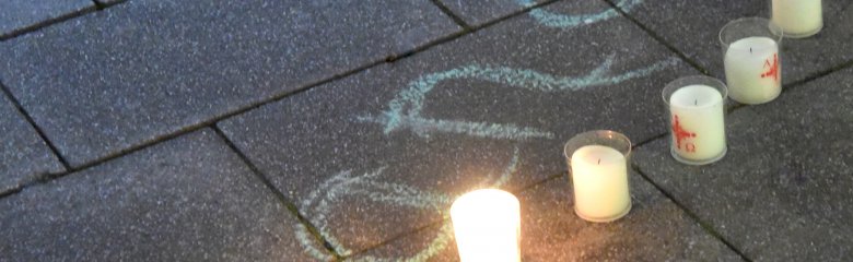 Hanau - Kerzen auf der Straße
