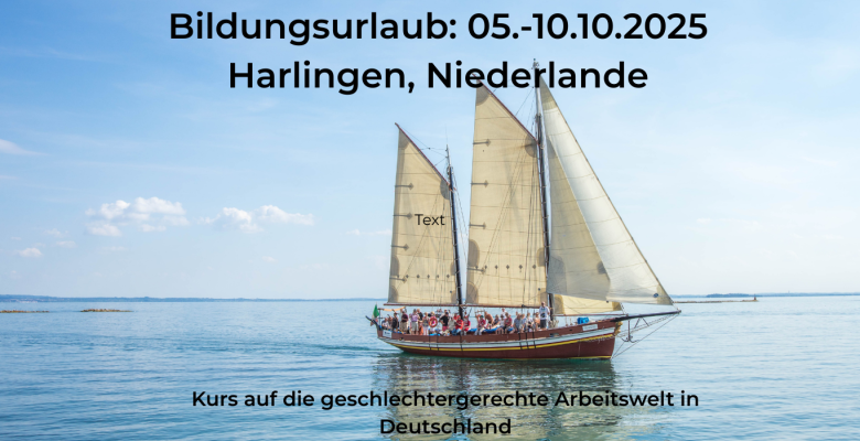 Ein Schiff segelt auf dem Meer