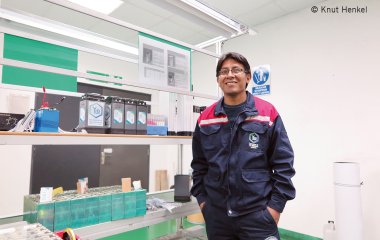 Marcelo Gonzaléz, der das Pilotprojekt zur Produktion von Lithium-Ionen-Akkus aufbaut